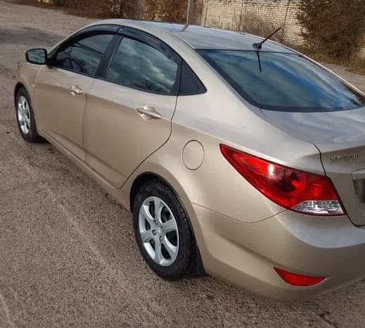 post2471-2_hyundai_accent_2011