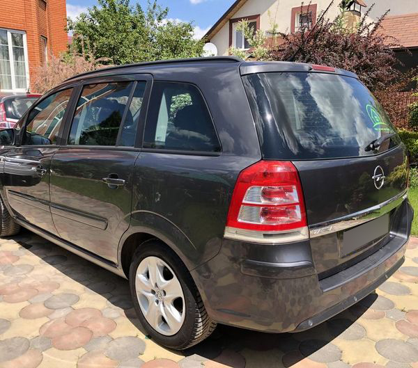 opel zafira 2012