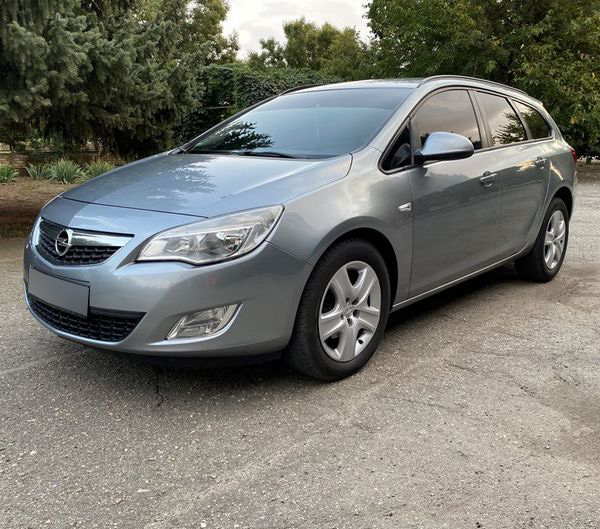 opel astra 2011