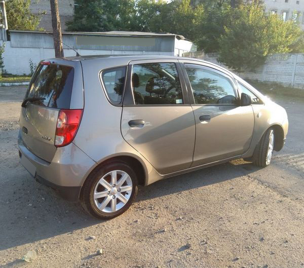 mitsubishi colt 2009