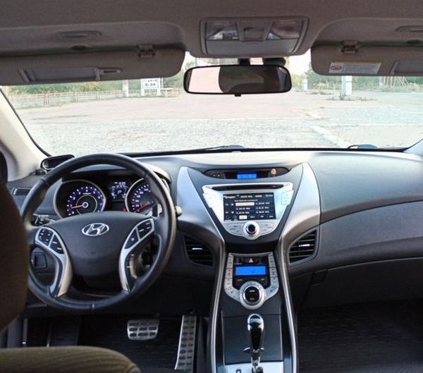 hyundai elantra 2012