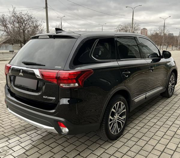 mitsubishi outlander 2017