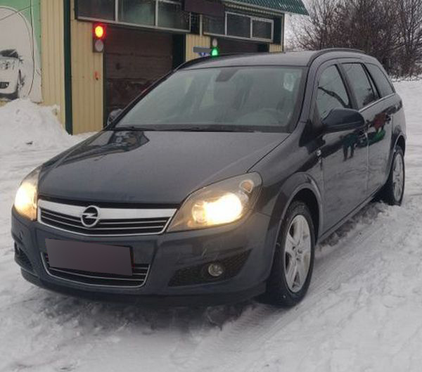 opel astra 2010