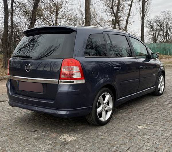 opel zafira 2009