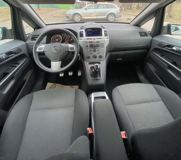 opel zafira 2009