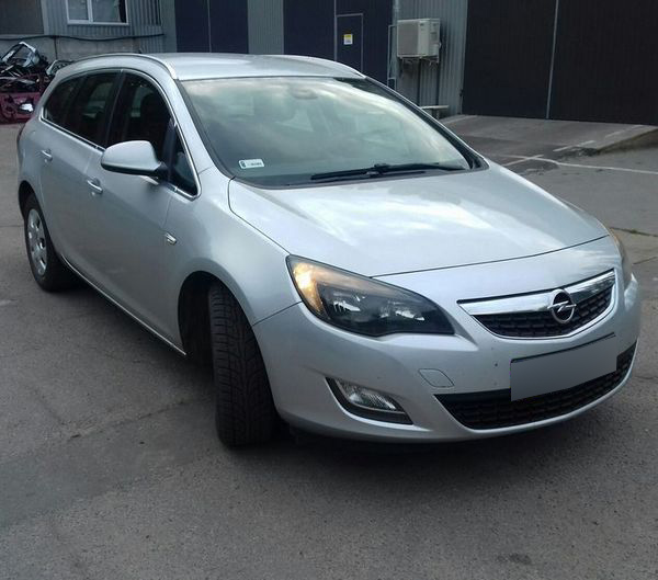 opel astra 2011