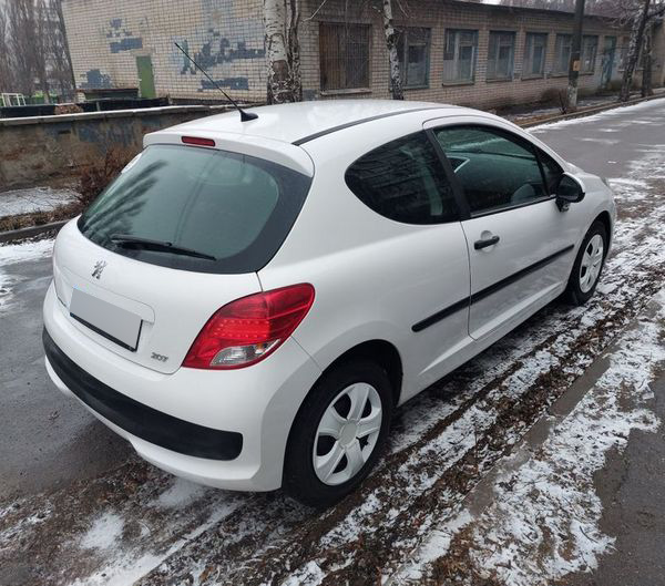 peugeot 207 2010